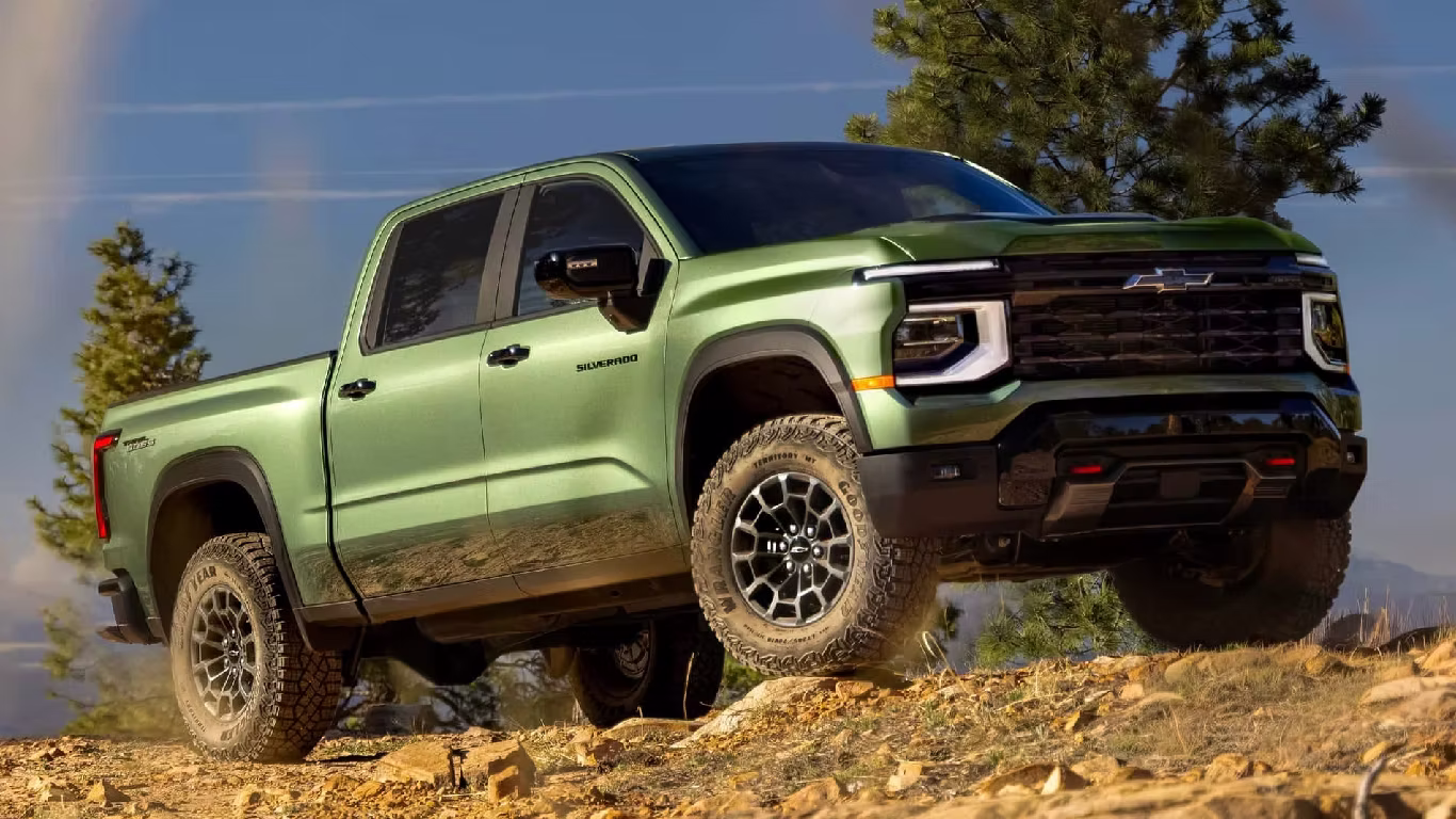 2027 Chevrolet Silverado 1500 Unveiled: New V8 Engines, Bigger Screens and the Most Powerful Silverado Yet