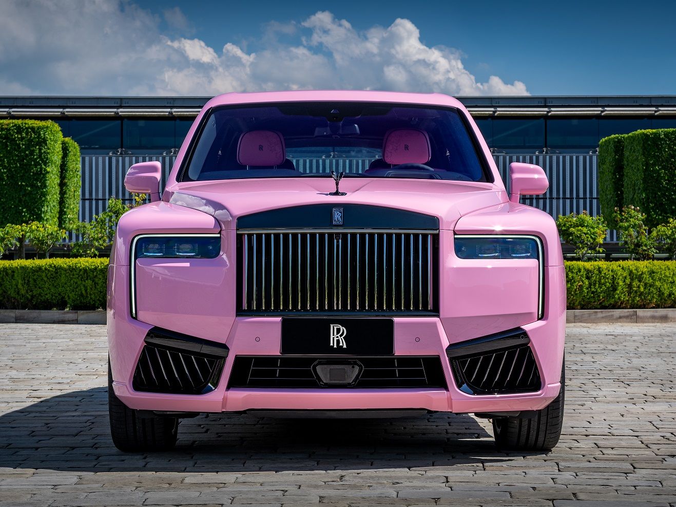 BLACK BADGE CULLINAN.jpg