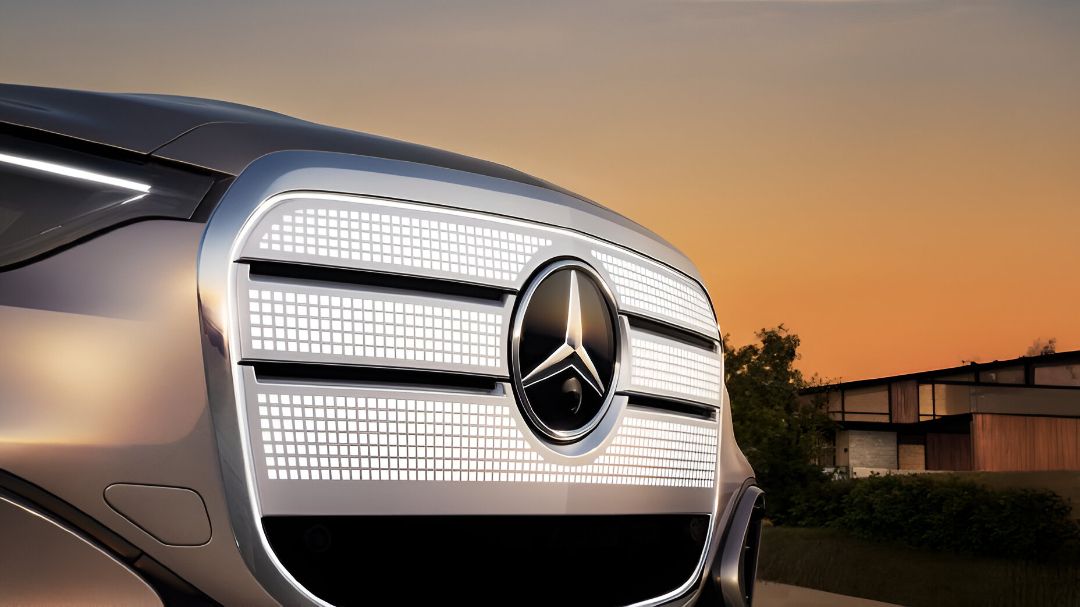 Electric GLC Is First to Feature Mercedes-Benz's New Modern Iconic Grille (1).jpg