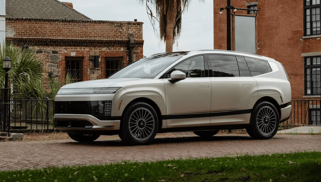 Hyundai Achieves Industry Milestone 2026 IONIQ 9 and Santa Cruz Earn IIHS Safety Awards 1.png