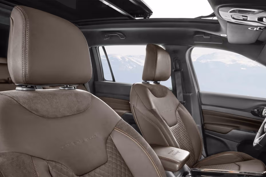 Jeep Commander 2026 interior  front seats