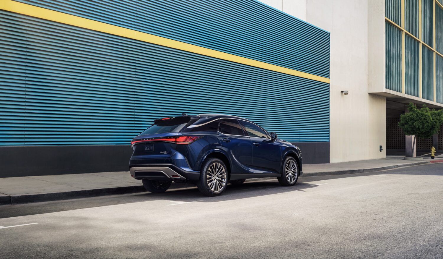 Lexus Unveils Enhanced 2026 RX Crossover Luxury, Performance, and Advanced Safety Features 1.jpg