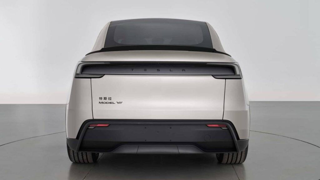 New 6-Seater Tesla Model Y L Soon to Launch in China – Will it Come to UAE.jpg