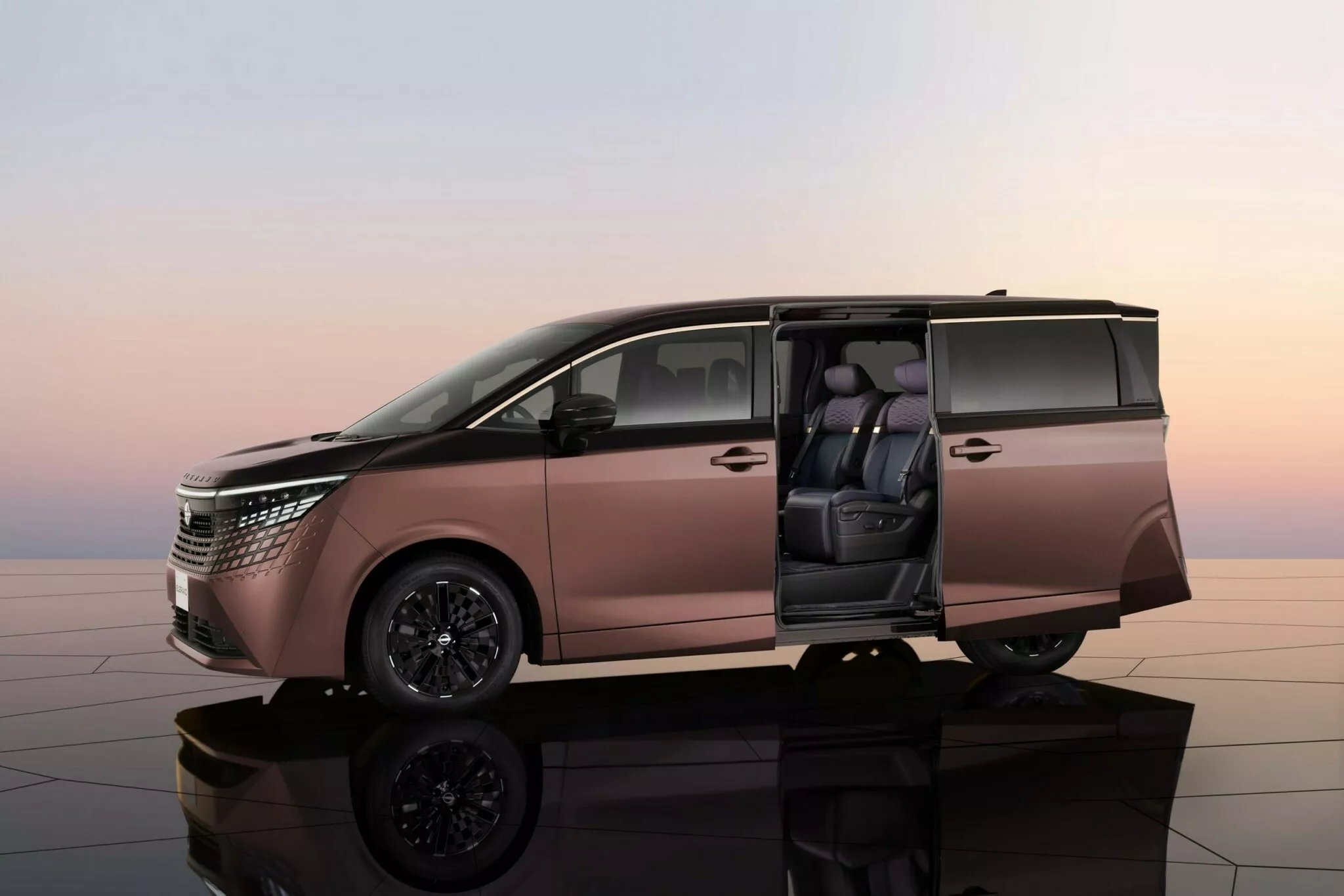 New Nissan Elgrand.png