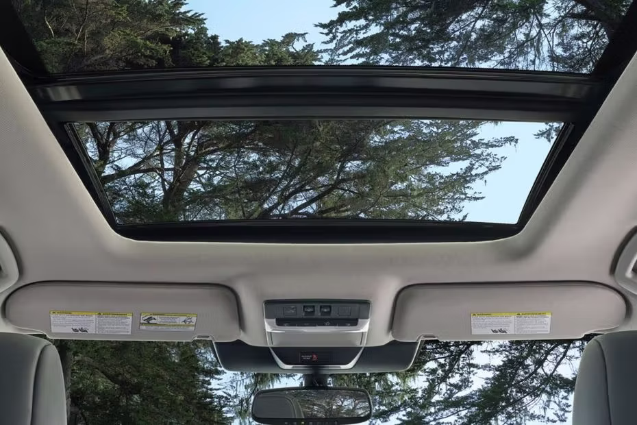 Nissan Pathfinder Sunroof and moon Roof