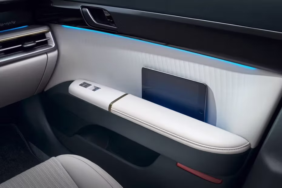 Hyundai Azera Driver Side in Side Door Controls