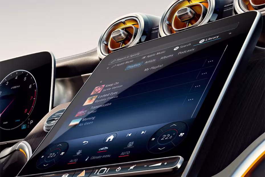 Mercedes-Benz GLC-Class Stereo view