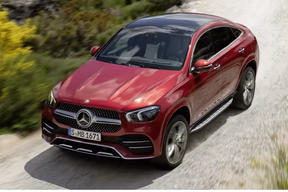 Mercedes-Benz GLE-Class Coupe Front deep Low Angle View