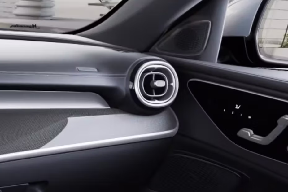 Mercedes-Benz C Class Speaker Close Up View 