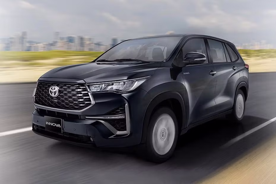 Toyota Innova Hycross Front Side LED DRLs  With Bold Front View