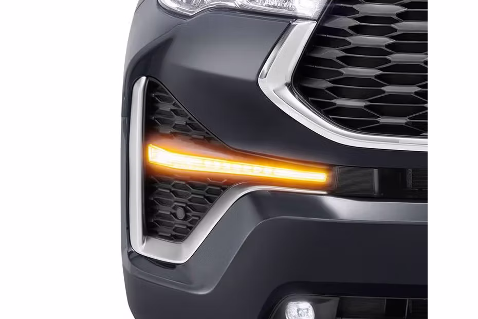Toyota Innova Hycross Front Fog Lamp 