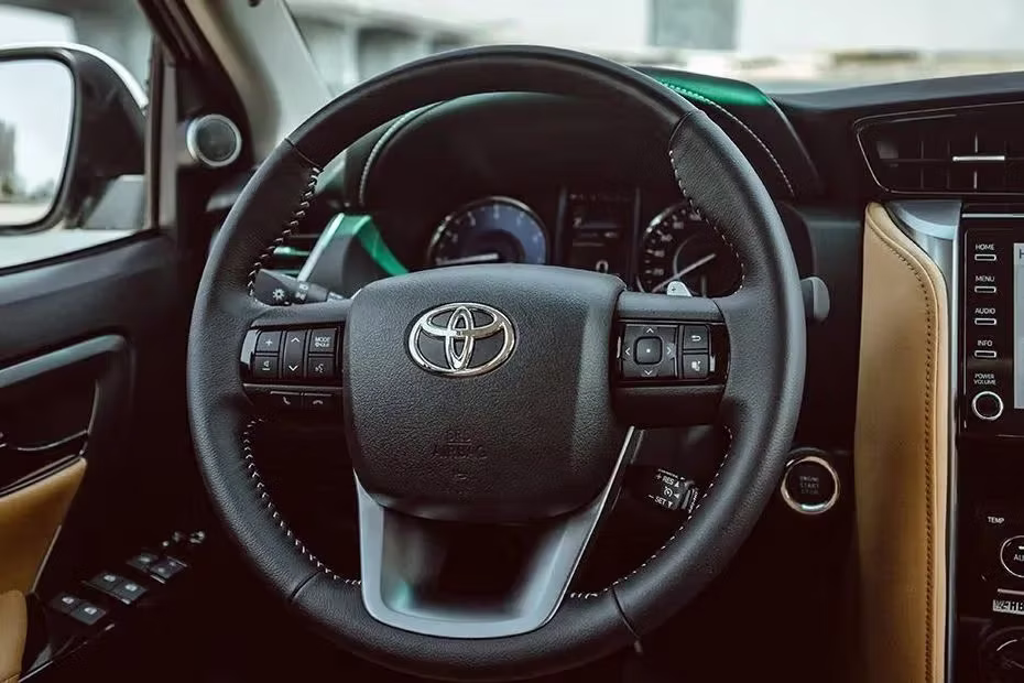 Toyota Fortuner Steering Wheel  And Side Mirror