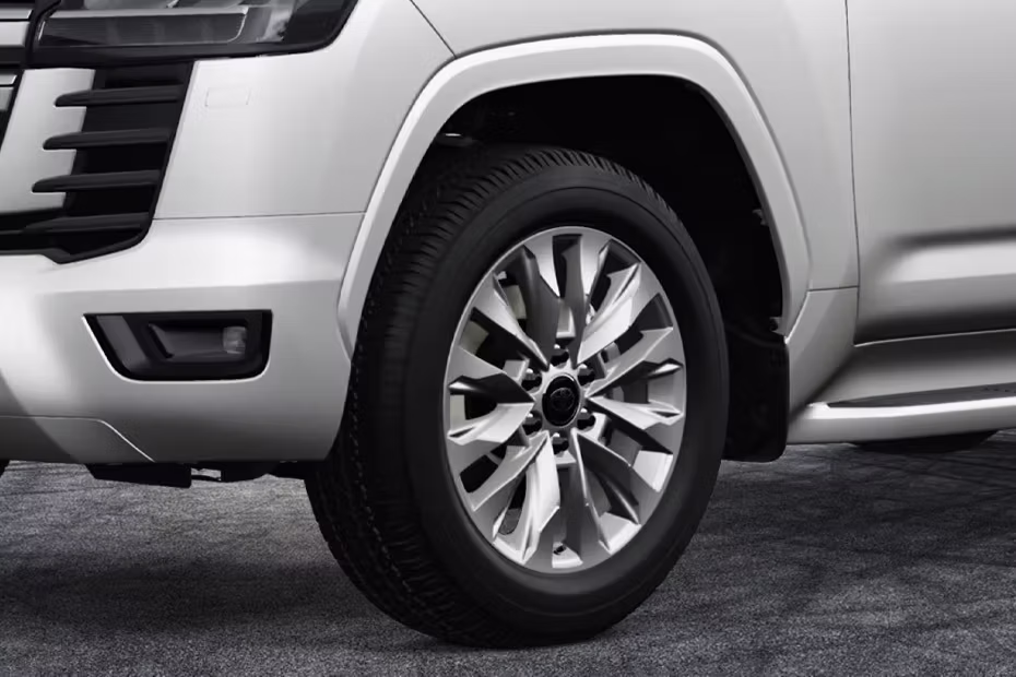 Toyota Land Cruiser 17-inch Alloy Wheels With A Modern, Sporty Design For Urban Driving.