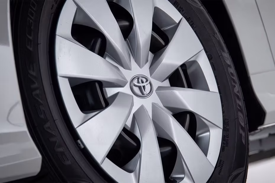 Toyota Corolla Hybrid Wheel sporty And Shining Alloy Wheel