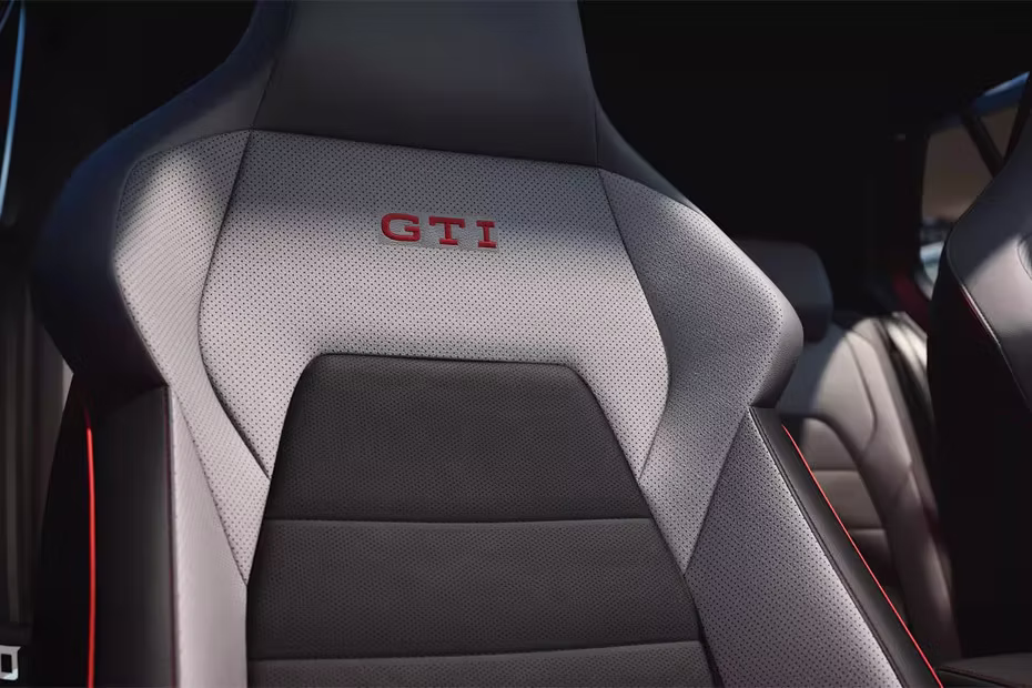Volkswagen Golf GTI Front Seats