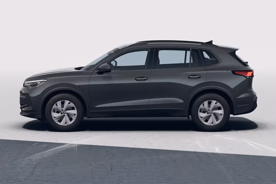 Volkswagen Tiguan Side View With Alloy Wheel And Door Handel