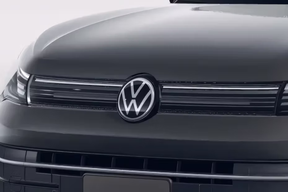 Volkswagen Tiguan Front Logo With Grill View