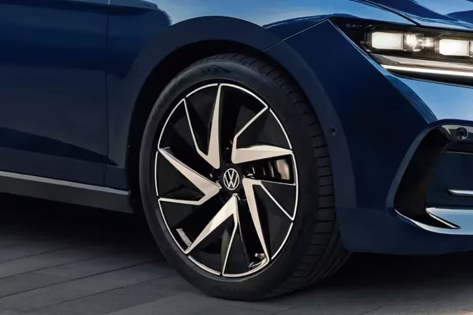 Volkswagen Passat 18-Inch Alloy Wheel 