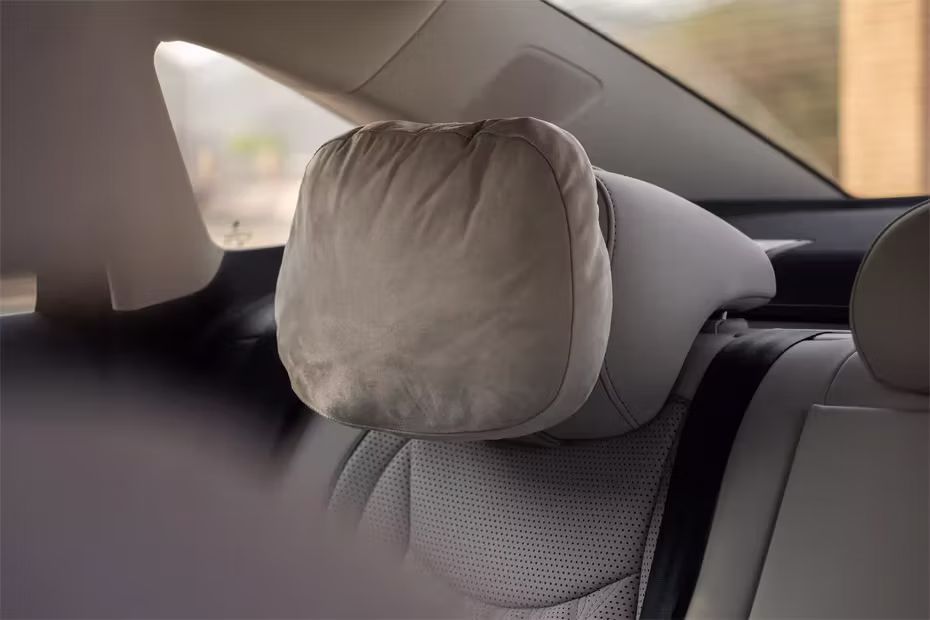 Volkswagen Passat  Rear Seats Headrest