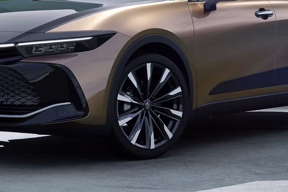 CROWN HYBRID 2026