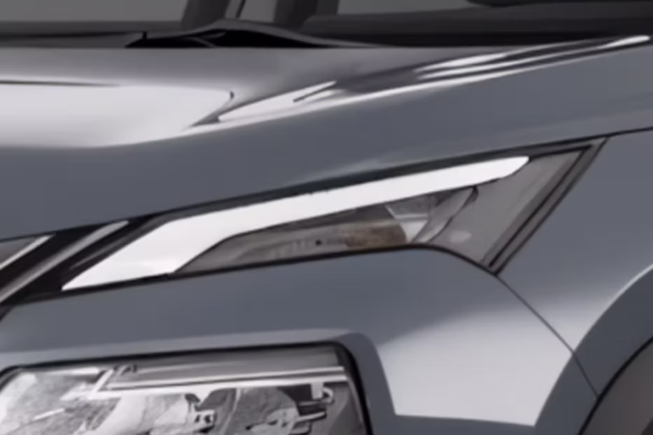 Nissan X Trail Front Headlight
