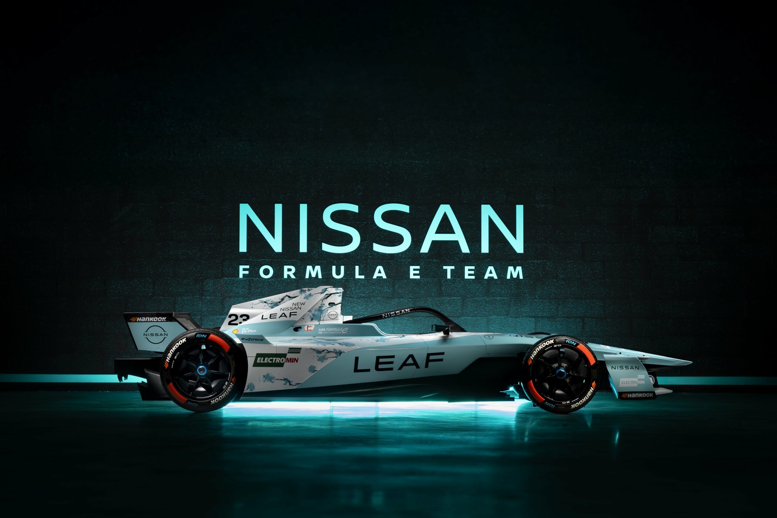 Nissan Formula E Team Set to Shine at London Finale with Special Edition Livery and Star Drivers.jpg