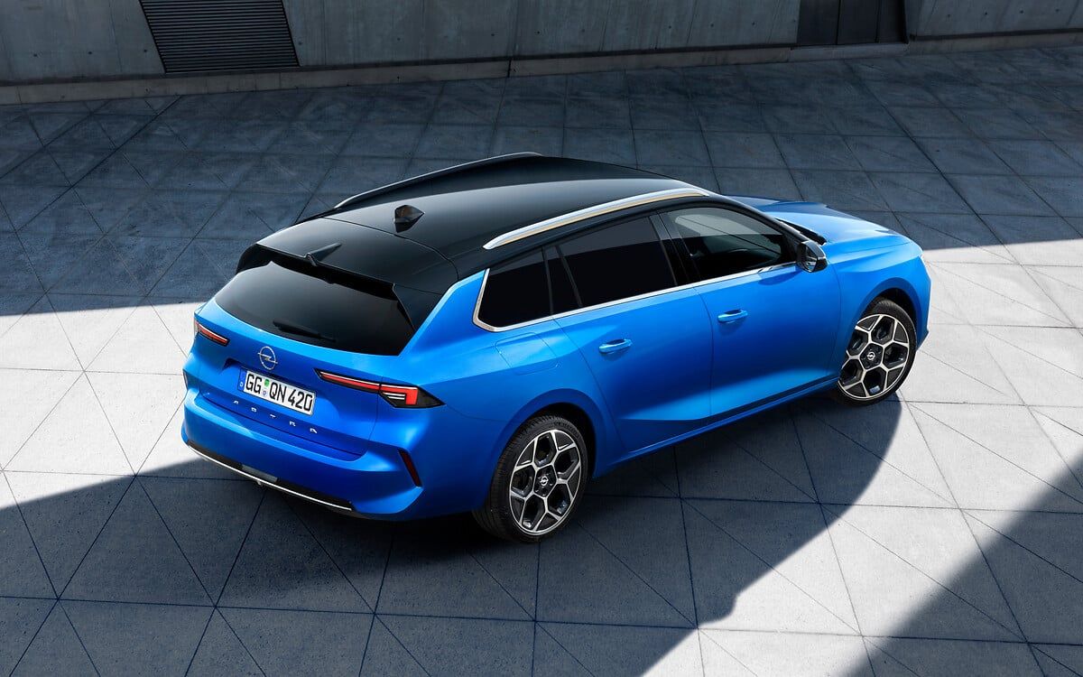 Opel Astra Sports Tourer Hybrid A Versatile Solution for Modern Families and Professionals 1.jpg