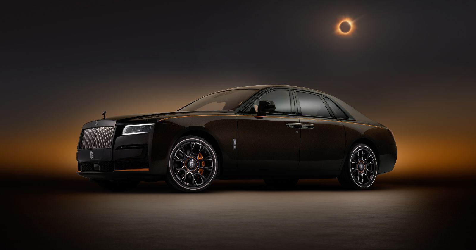 Rolls_Royce_Black_Badge_.jpg