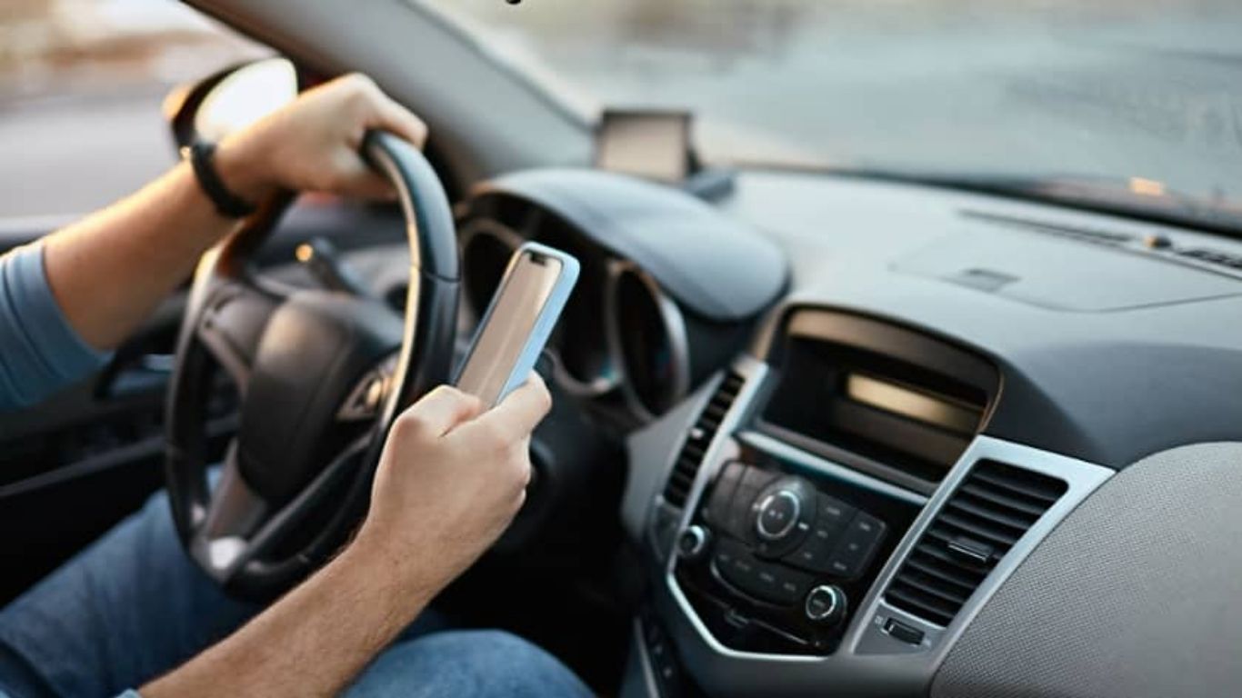 Sharjah Police Issue AED 800 Fine Warning for Distracted Driving Stay Focused on the Road cover.jpg