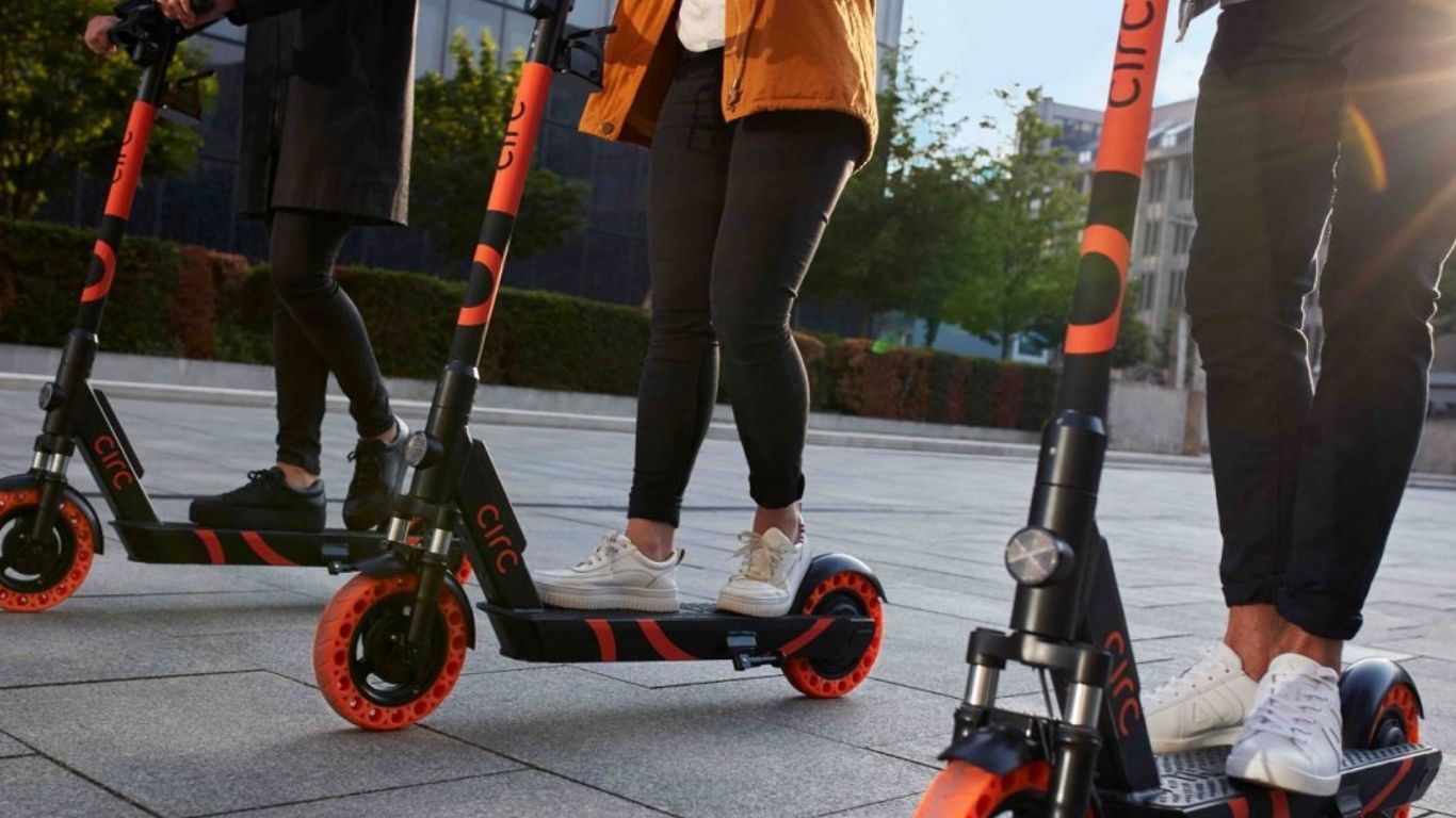 Tips for Safe and Enjoyable Scooting in Abu Dhabi.jpg