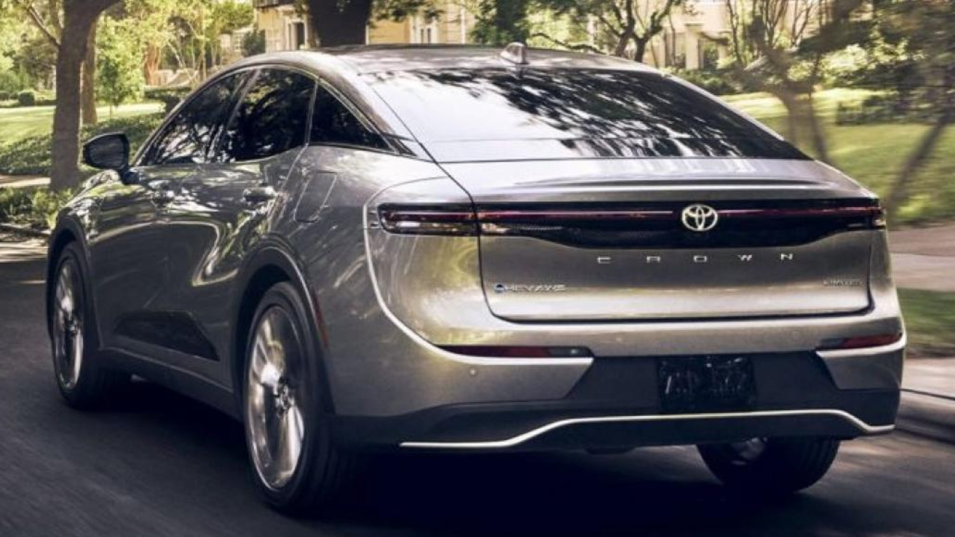 Toyota Crown 2025: Elevating Luxury