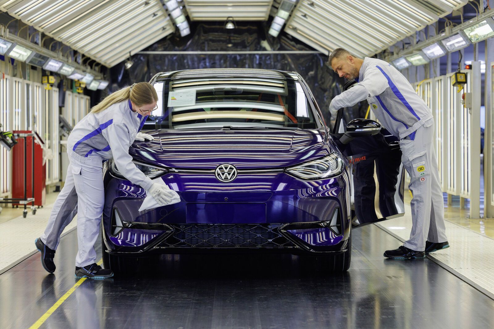 Volkswagen ID.3 GTX FIRE+ICE Enters Production, Limited to 1,990 Units Worldwide.jpg