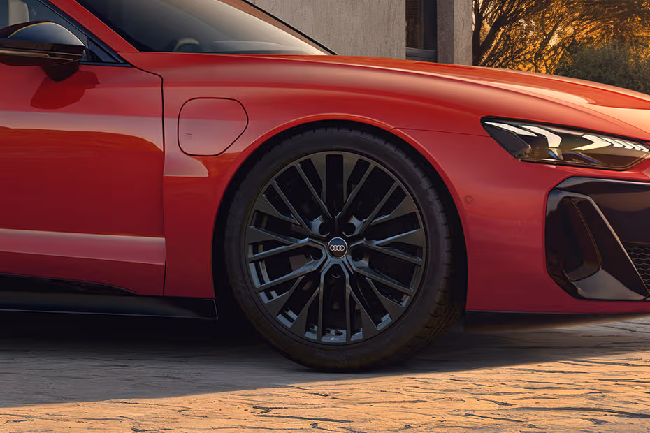 Audi E-tron GT 2026 Dual Tone alloy wheel design close-up