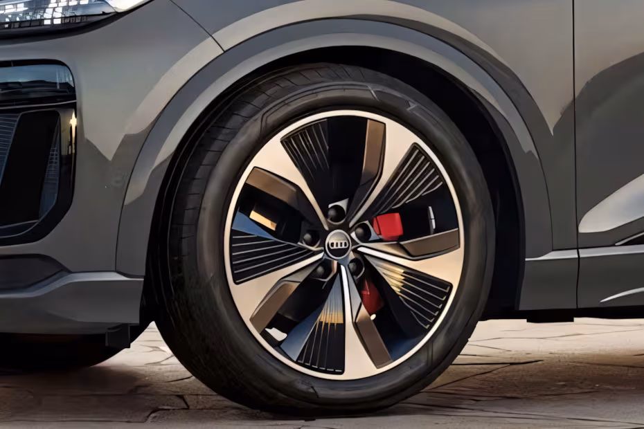 Audi Q6 Sportback e-tron 2026 Aerodynamic alloy wheel design close-up