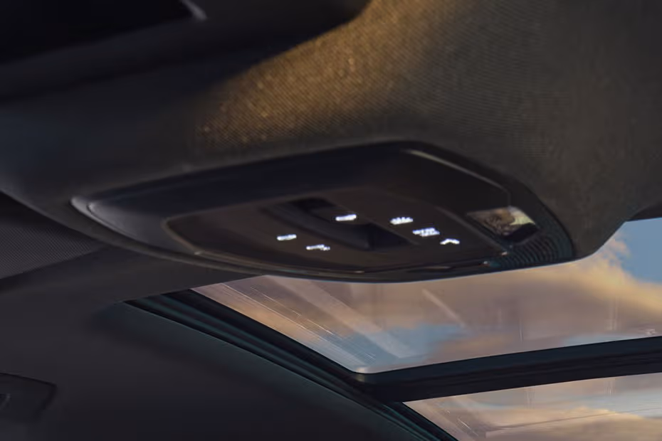 Audi Q6 Sportback e-tron 2026 Auto-Dimming inside Rearview mirror