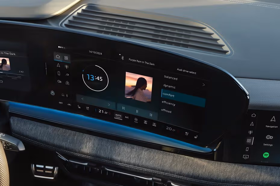 Audi Q6 Sportback e-tron 2026 Floating Touchscreen Infotainment System