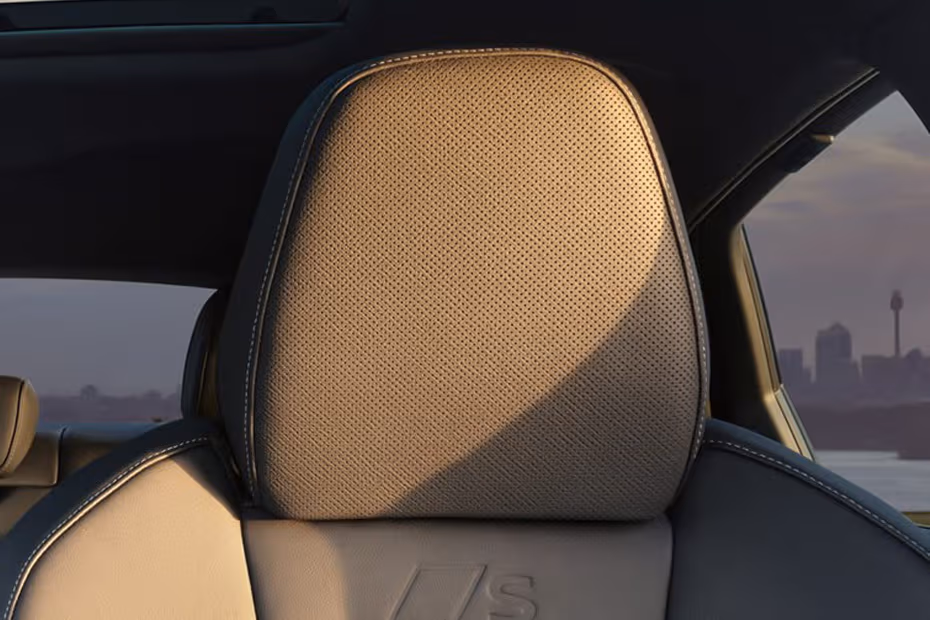 Audi Q6 Sportback e-tron 2026 interior front seat adjustable headrest