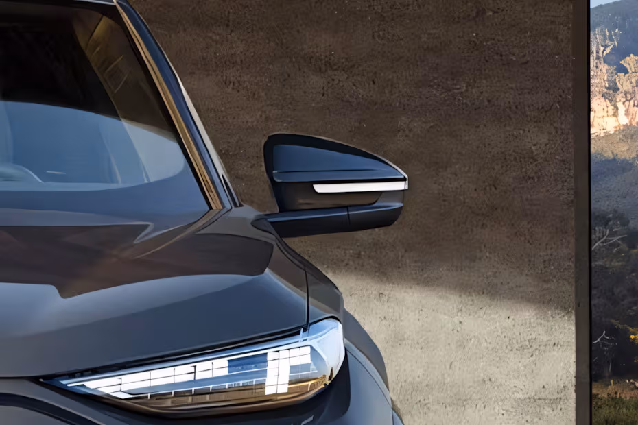 Audi Q6 Sportback e-tron 2026 ORVM with integrated LED Turn Indicator