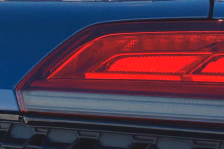 Audi R8 Coupe 2026 Connected LED Taillight