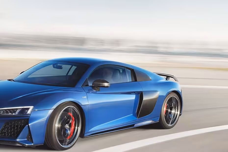 Audi R8 Coupe 2026 ORVM with integrated LED Turn Indicator