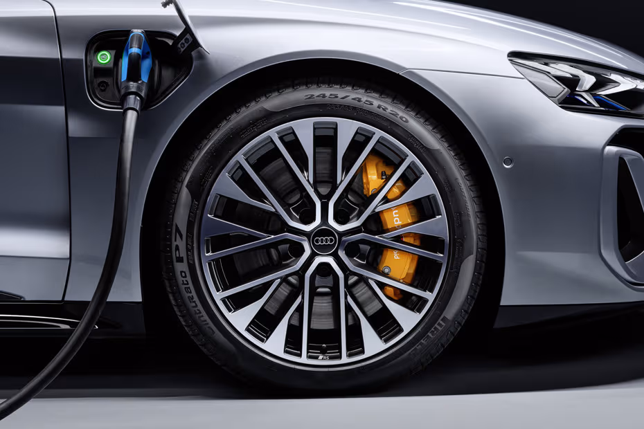Audi S E-Tron GT 2026 Aerodynamic alloy wheel design close-up