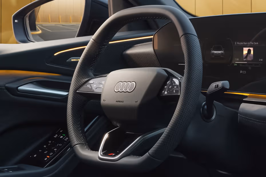 Audi SQ6 Sportback e-tron 2026 Multifunction Steering Wheel