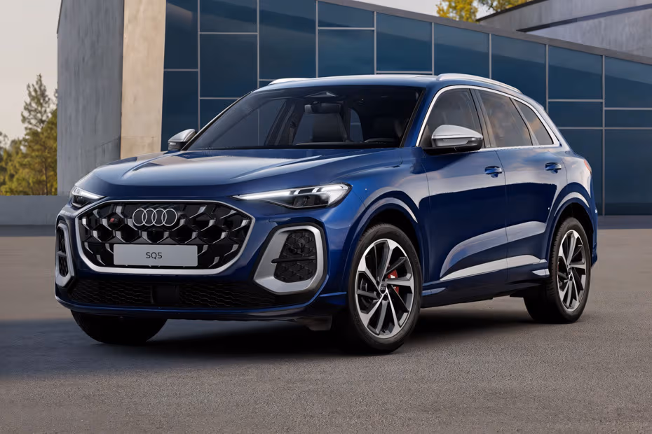 Audi SQ 5 2026 front left side angle view