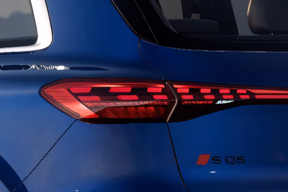 Audi SQ 5 2026 LED Taillight Close-up