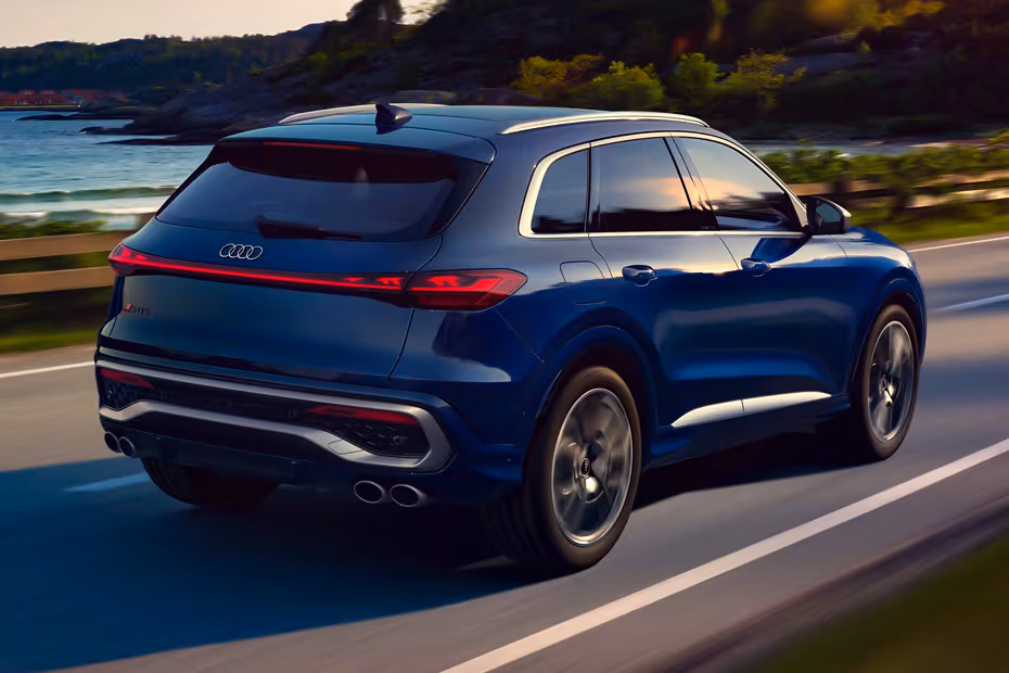 Audi SQ 5 2026 Rear Right Side Angle View