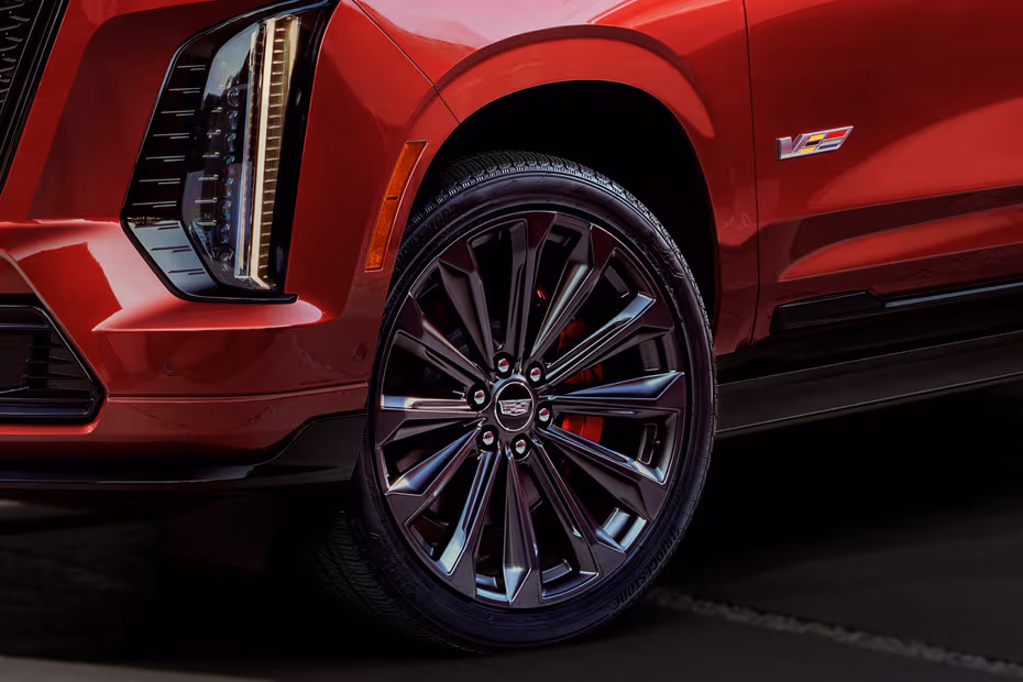 Cadillac Escalade V 2026 Aerodynamic Alloy Wheel Design Close-up