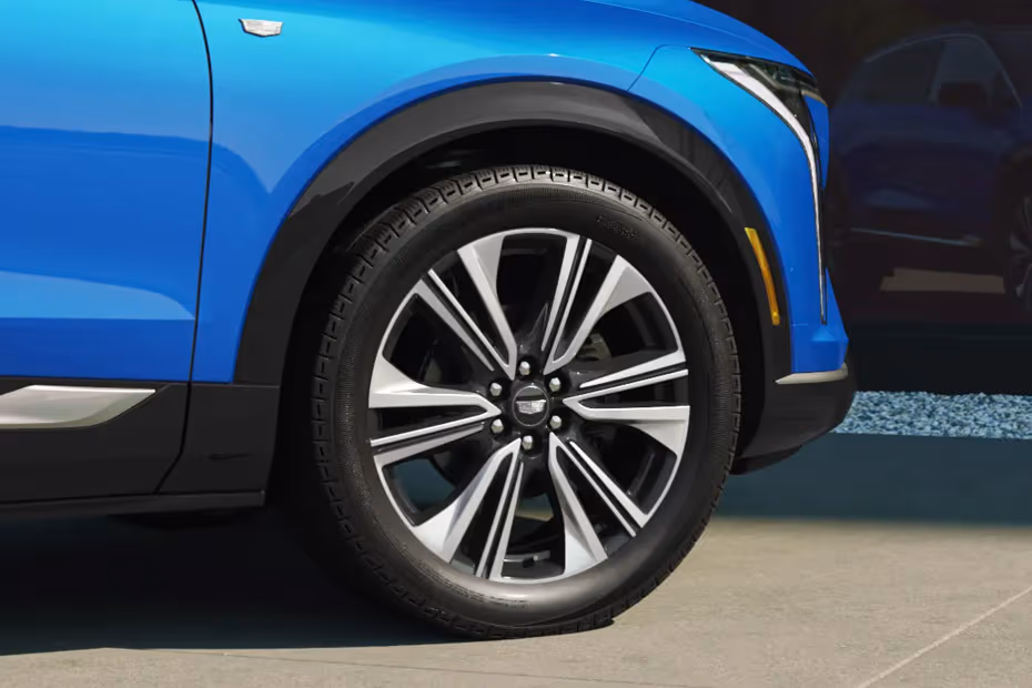 Cadillac Optiq 2025 Aerodynamic alloy wheel design close-up