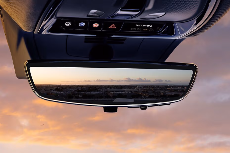 Cadillac Optiq 2025 Auto-dimming inside rearview mirror
