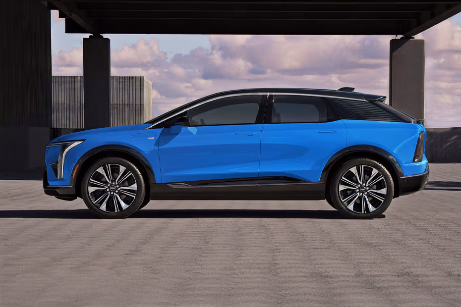 Cadillac Optiq 2025 Left side profile with alloy wheels