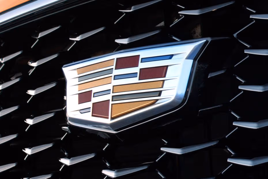 Cadillac XT4 2026 Grille Mounted Front Emblem